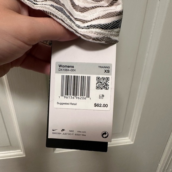 Nike Yoga‎ Dri-Fit Luxe Tank Top - Picture 5 of 7